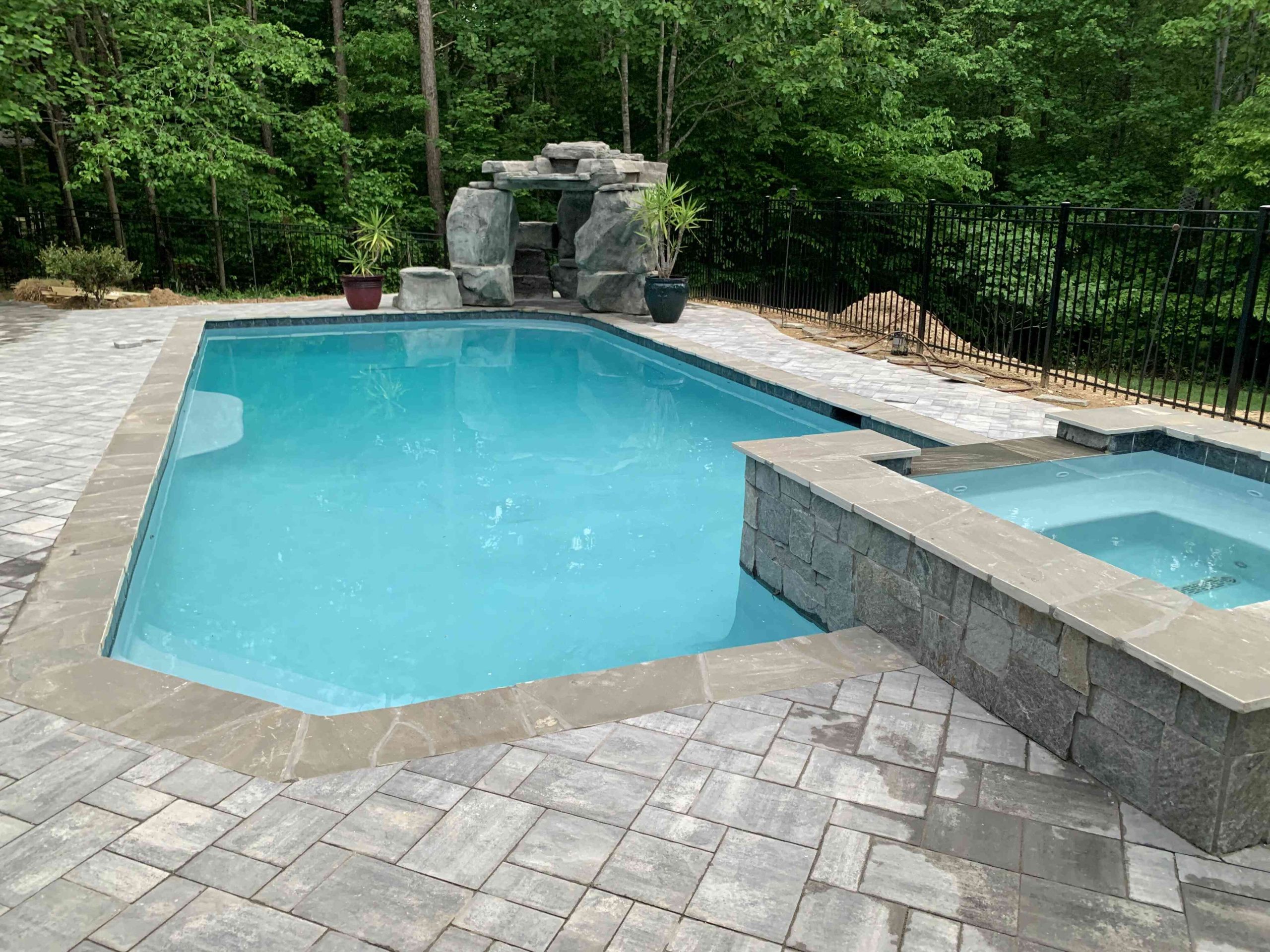 Azalea Pools and Outdoor Living