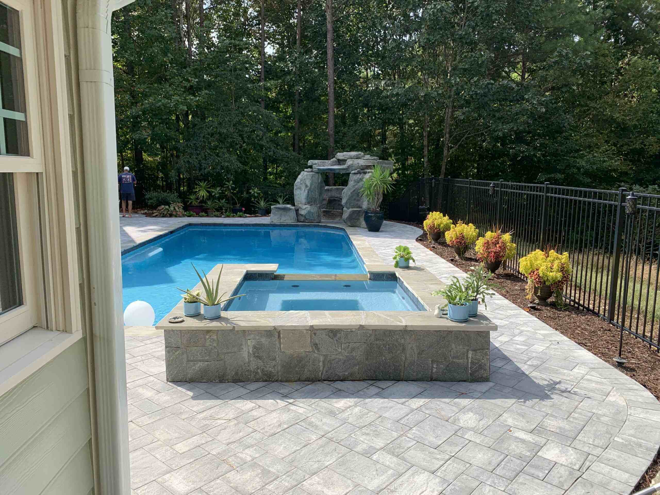 Azalea Pools and Outdoor Living