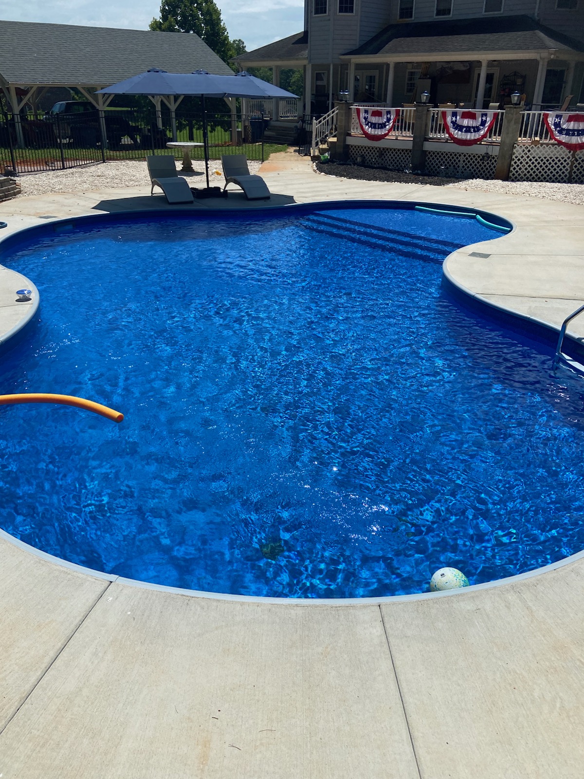 Holiday Pools & Spas